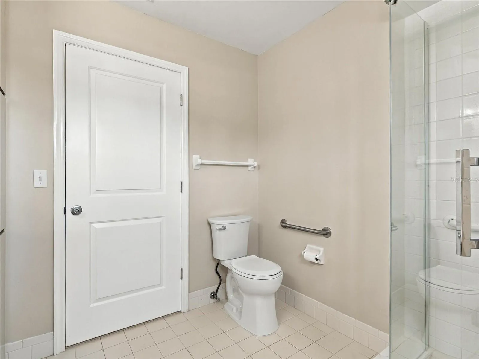 Primary En-Suite bathroom