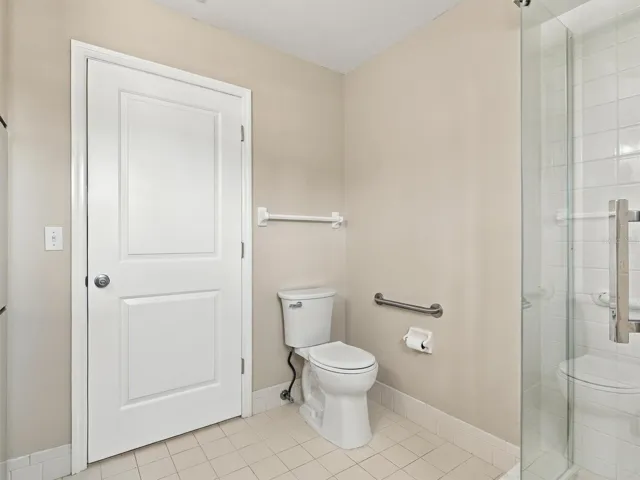 Primary En-Suite bathroom