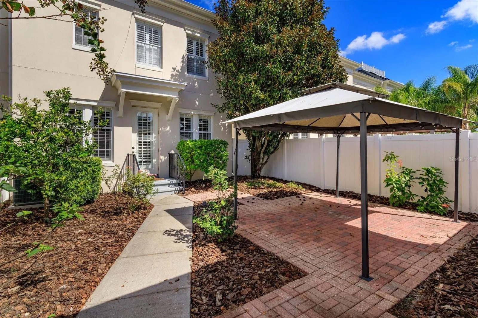 Entertaining Courtyard!