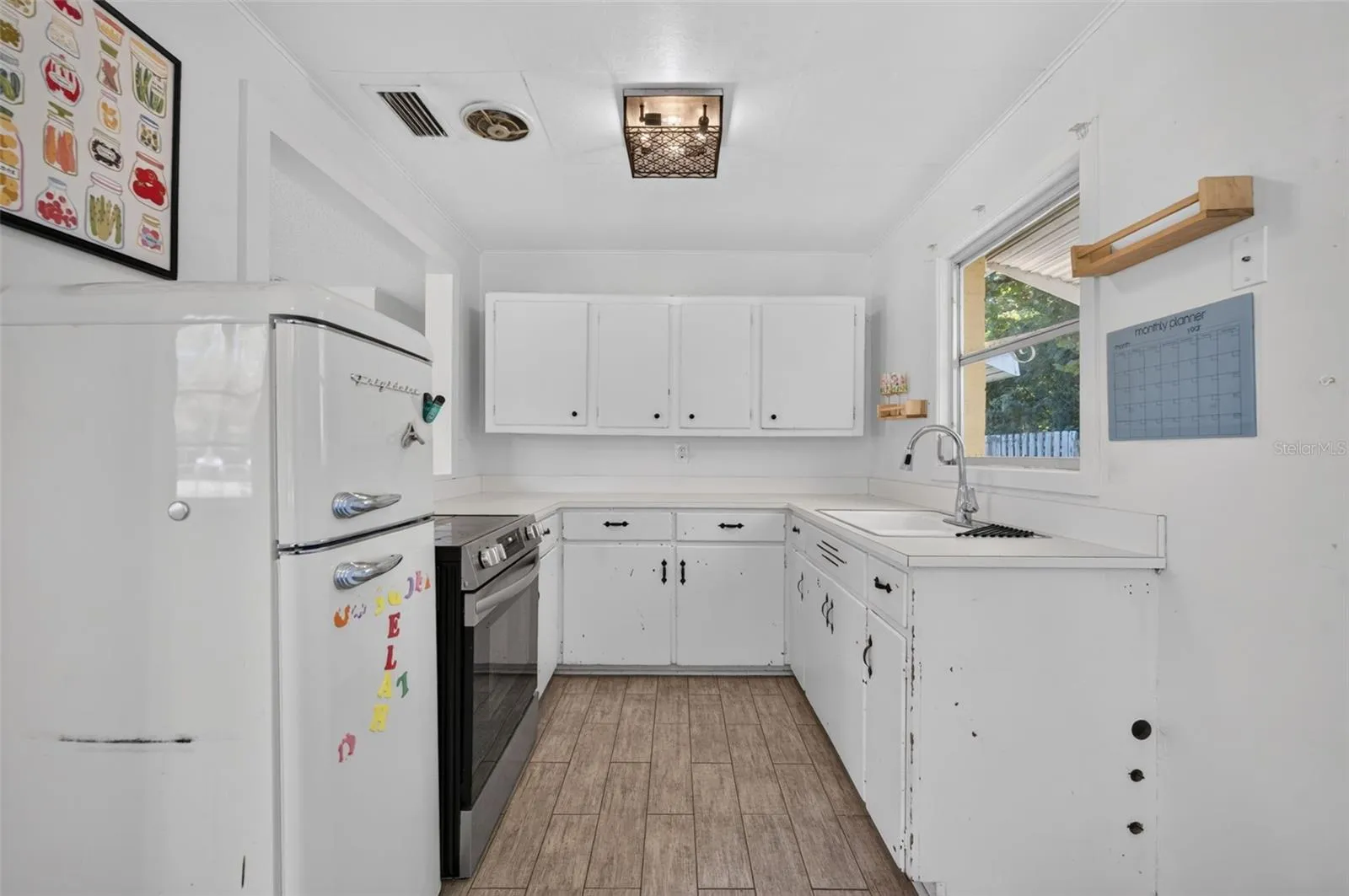 Cute, charming, retro beach house kitchen