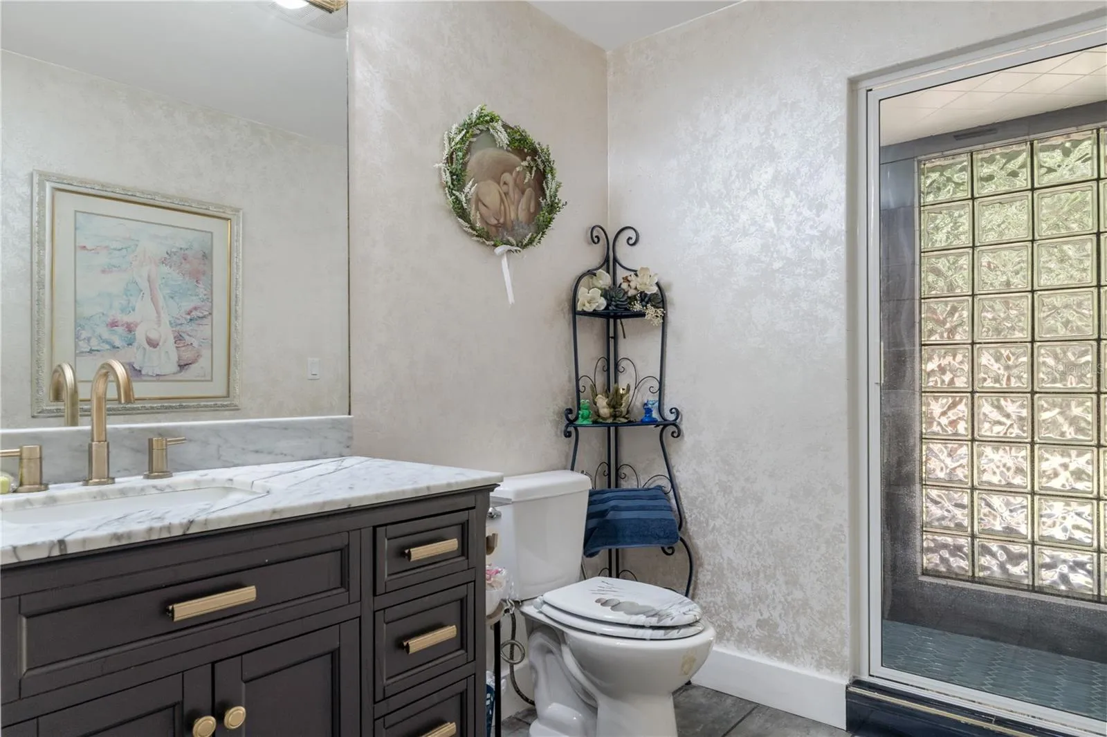 Guest Bath 1