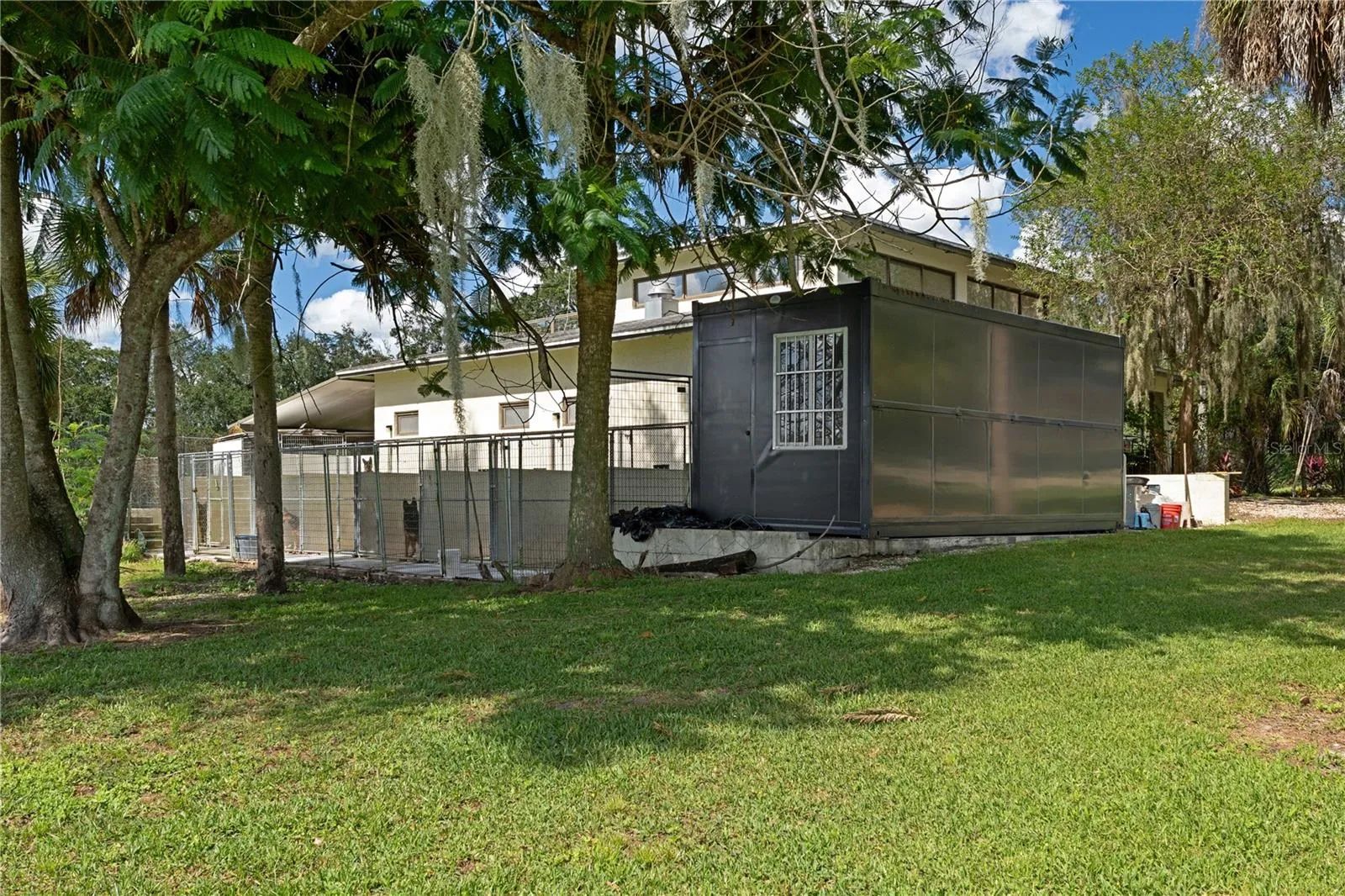 Kennel Side with Turnouts