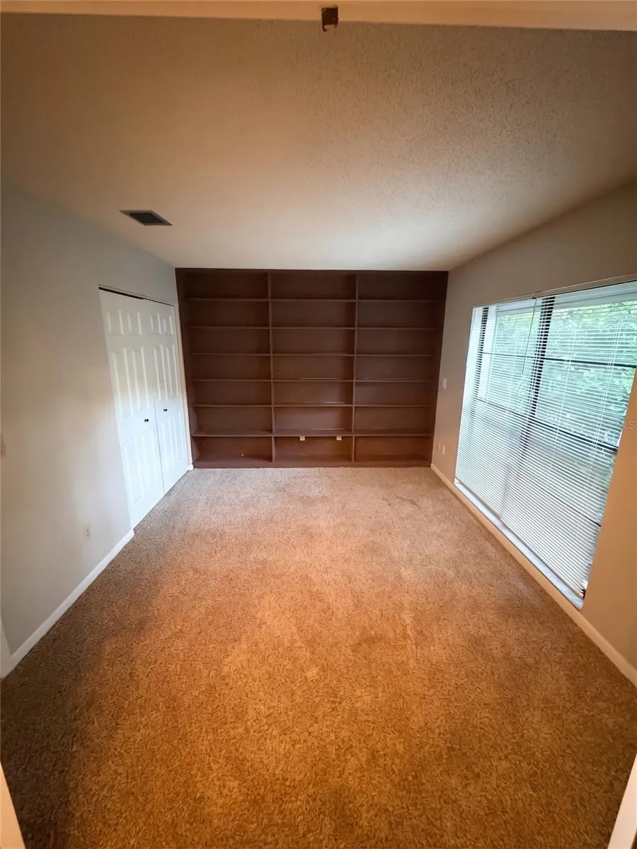 Guest Bed / Office