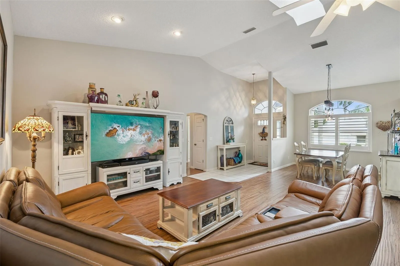 Vaulted ceiling in the living room