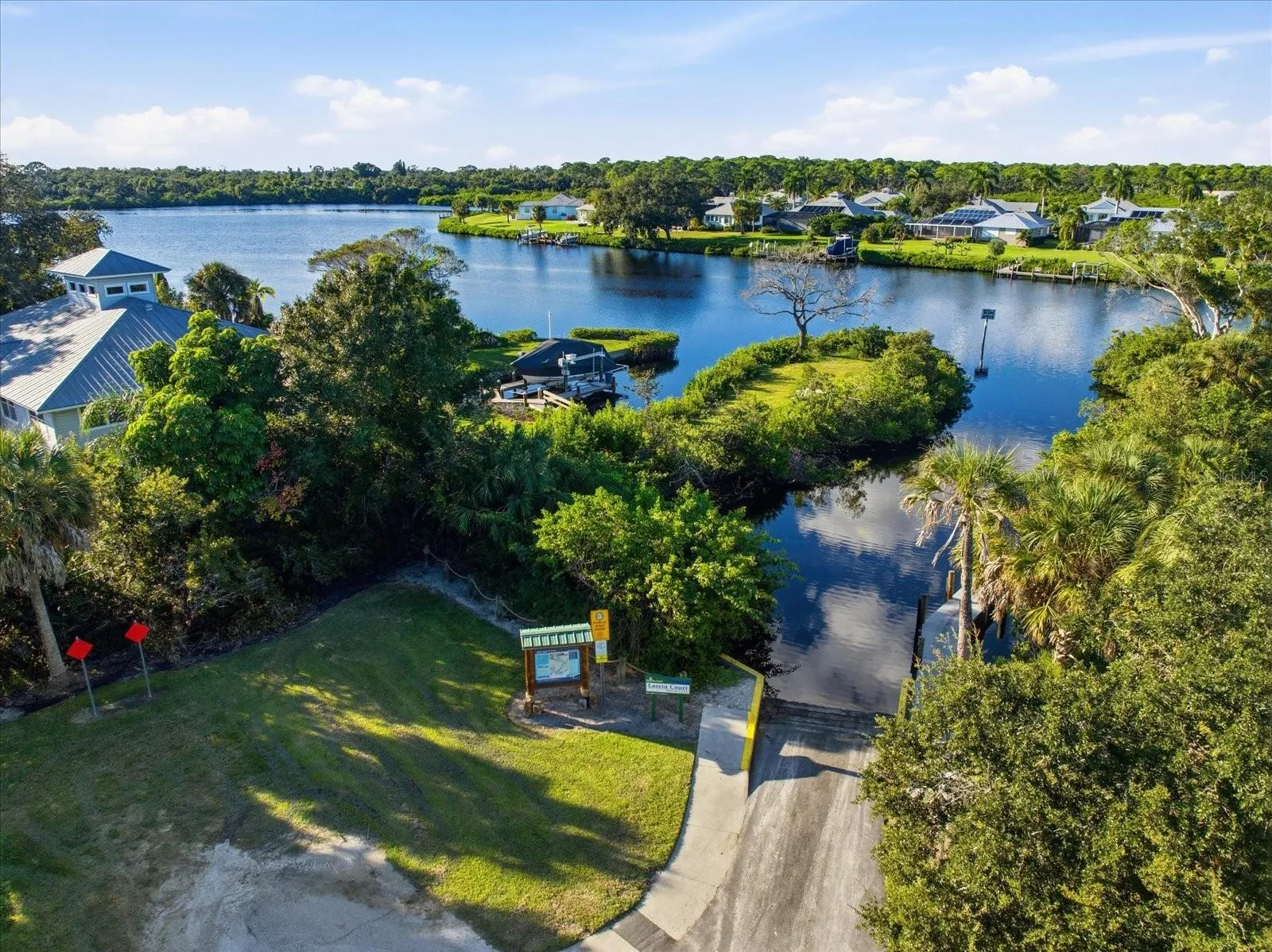 LORETO BOAT RAMP, 900 ft away, 2 min away!