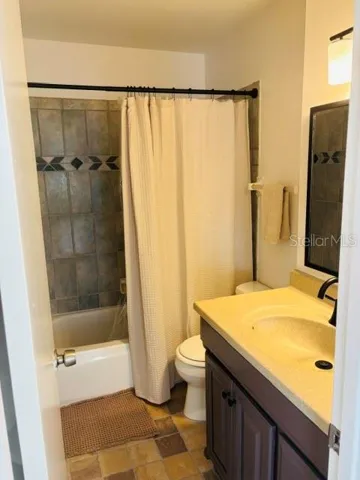 Guest Bathroom with Tub/shower combo