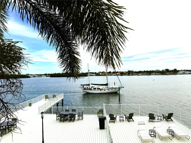Watch the Boats go by