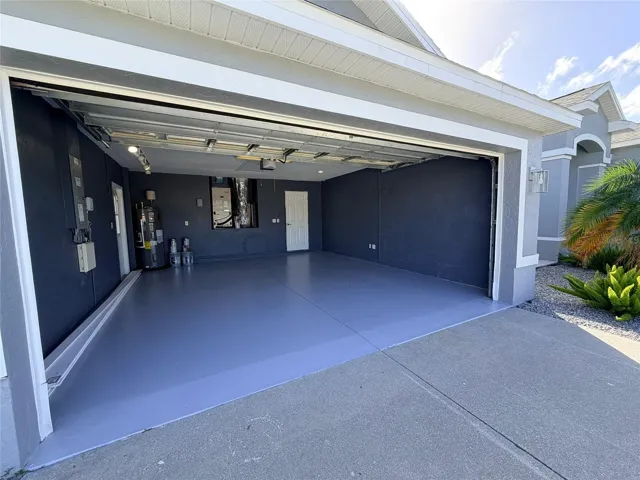 2 Car garage, fresh painted floors