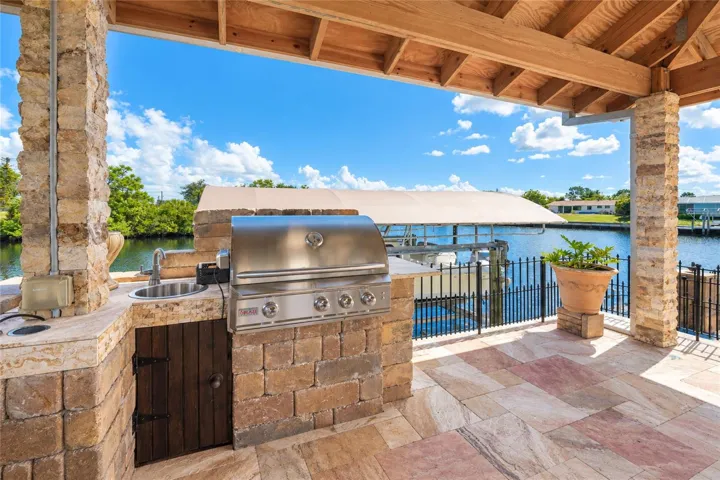 Outdoor Kitchen