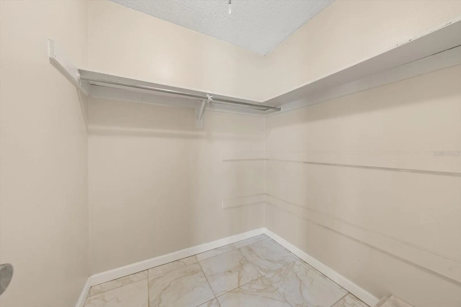 Primary suite walk in closet