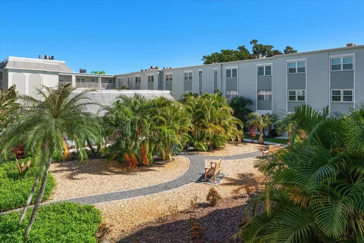 Courtyard with lush tropical landscaping