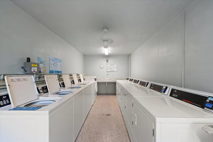 Ground floor laundry facility, sparkllng clean!