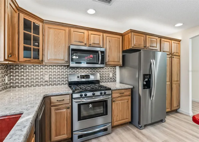 Stainless Steal Appliances &amp; Gas Range.