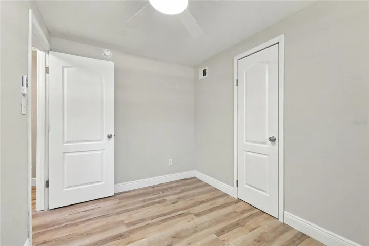 Second bedroom.