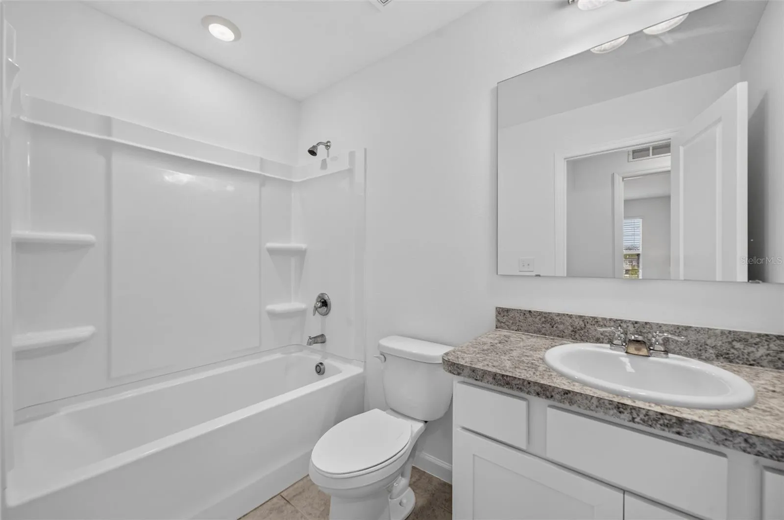 2nd bathroom with tub