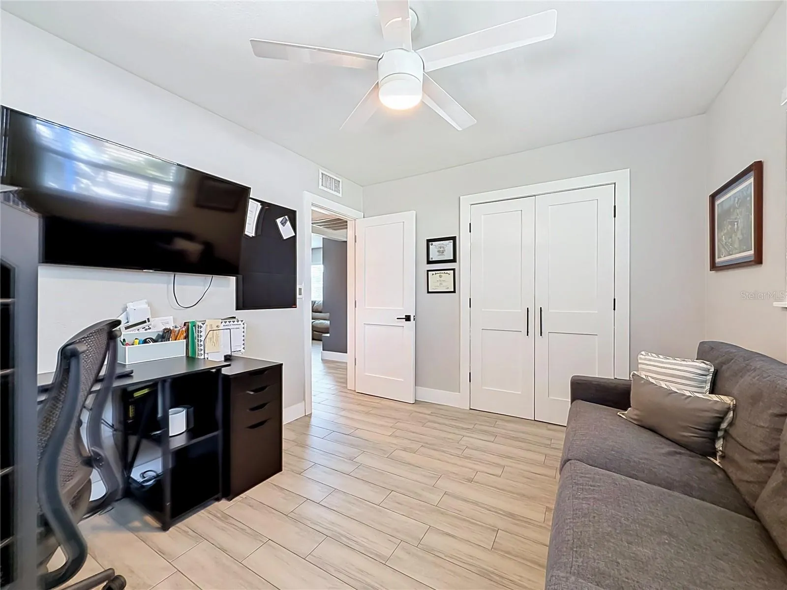 Secondary bedroom