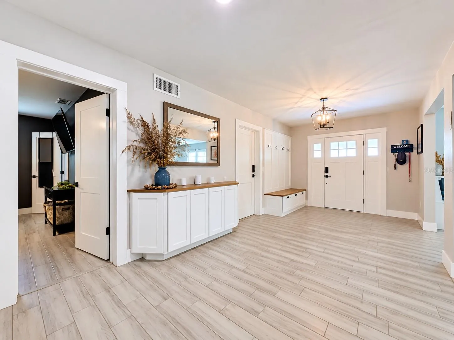 Ceramic tile throughout