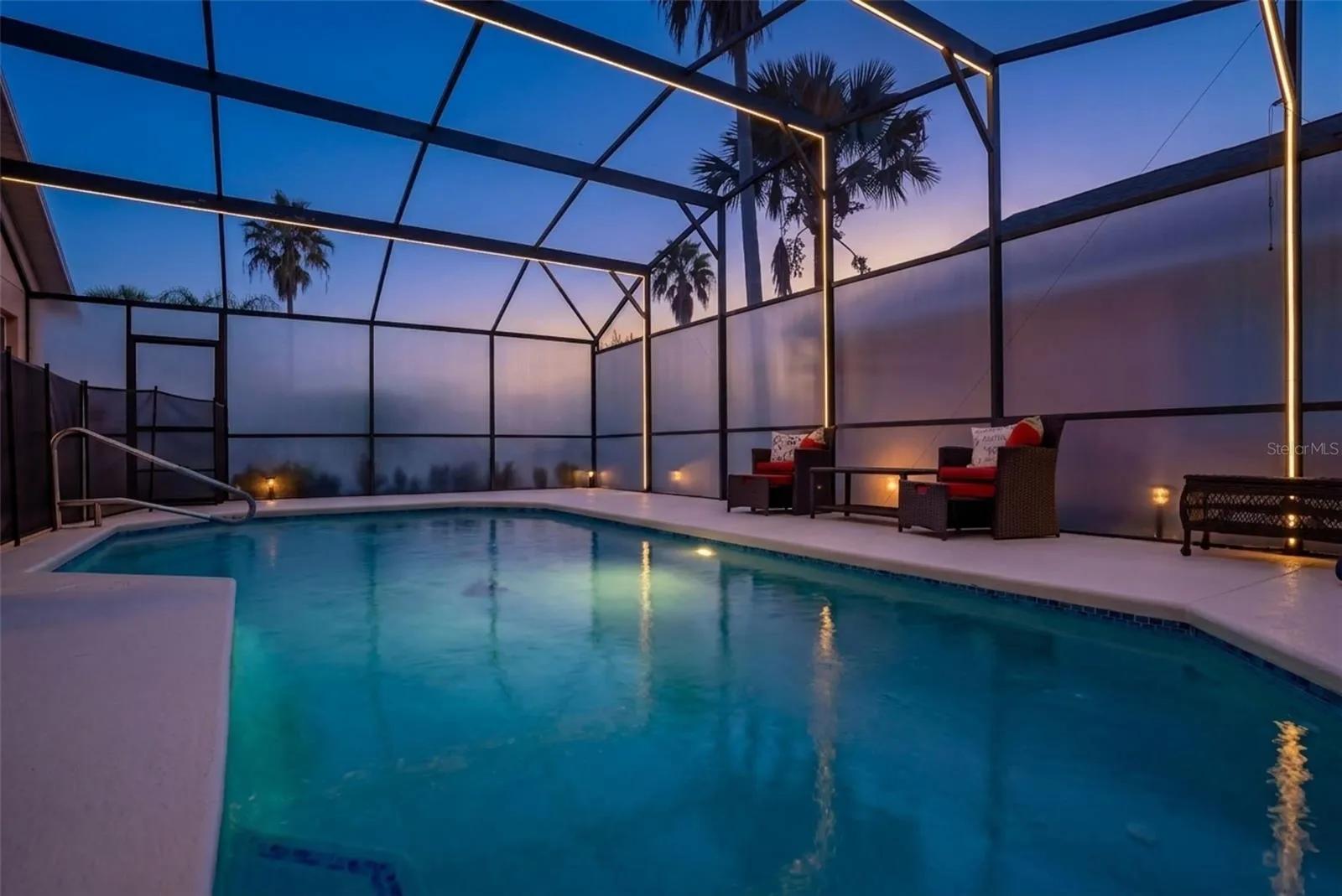 Private Pool w/ Privacy Screening