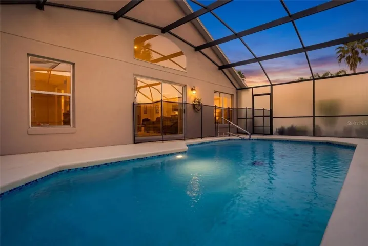 Private Pool w/ Privacy Screening