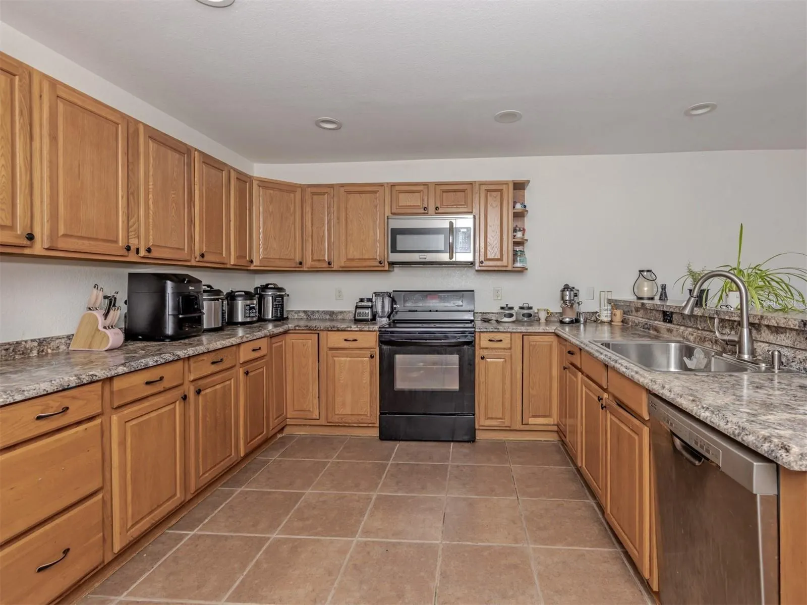 Unit B - Kitchen