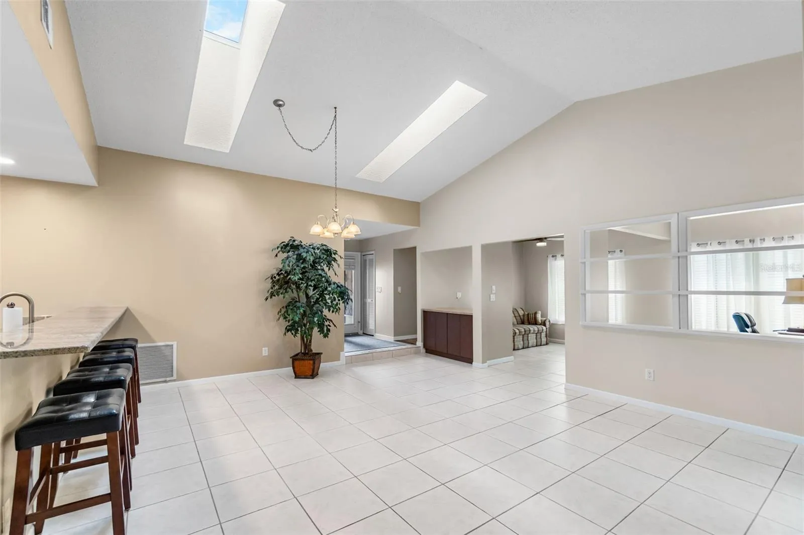 living/dining room