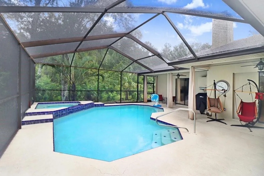 Pool & Spa
