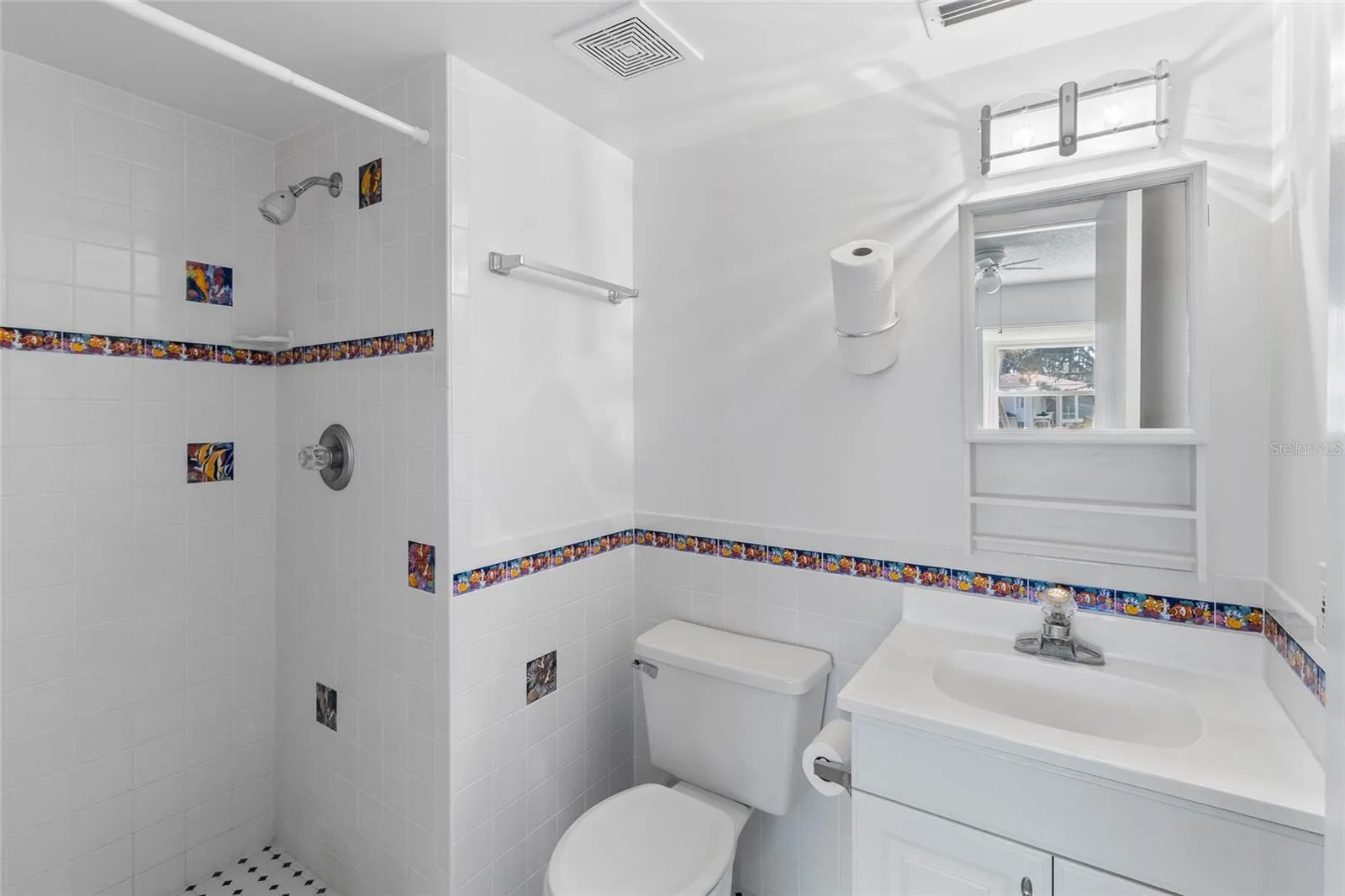 Secondary ensuite bath