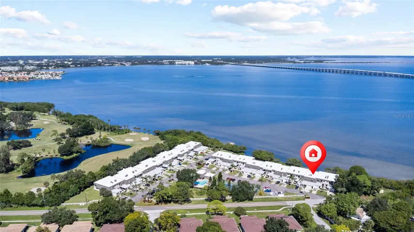 Location of the condo - unobstructed views of the bay