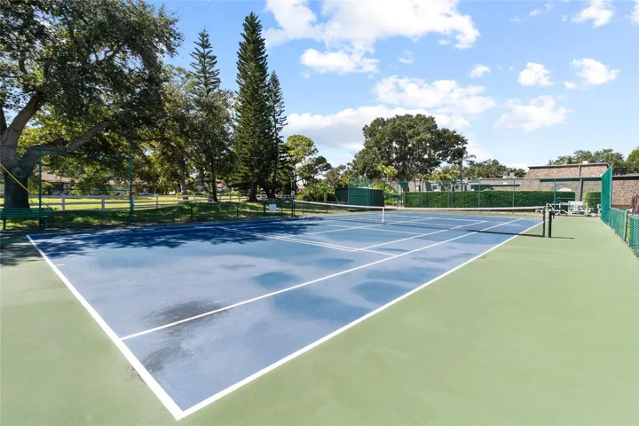 Tennis courts and pickle ball courts