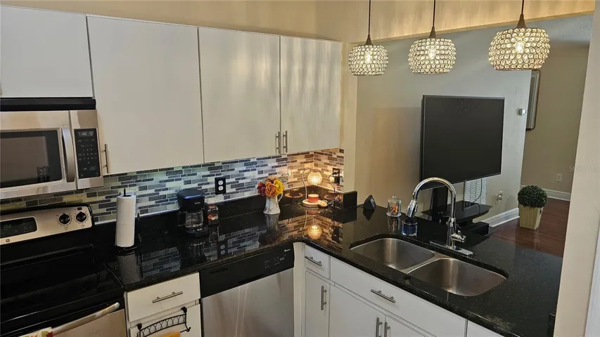 Kitchen w/Living Room 'Vew