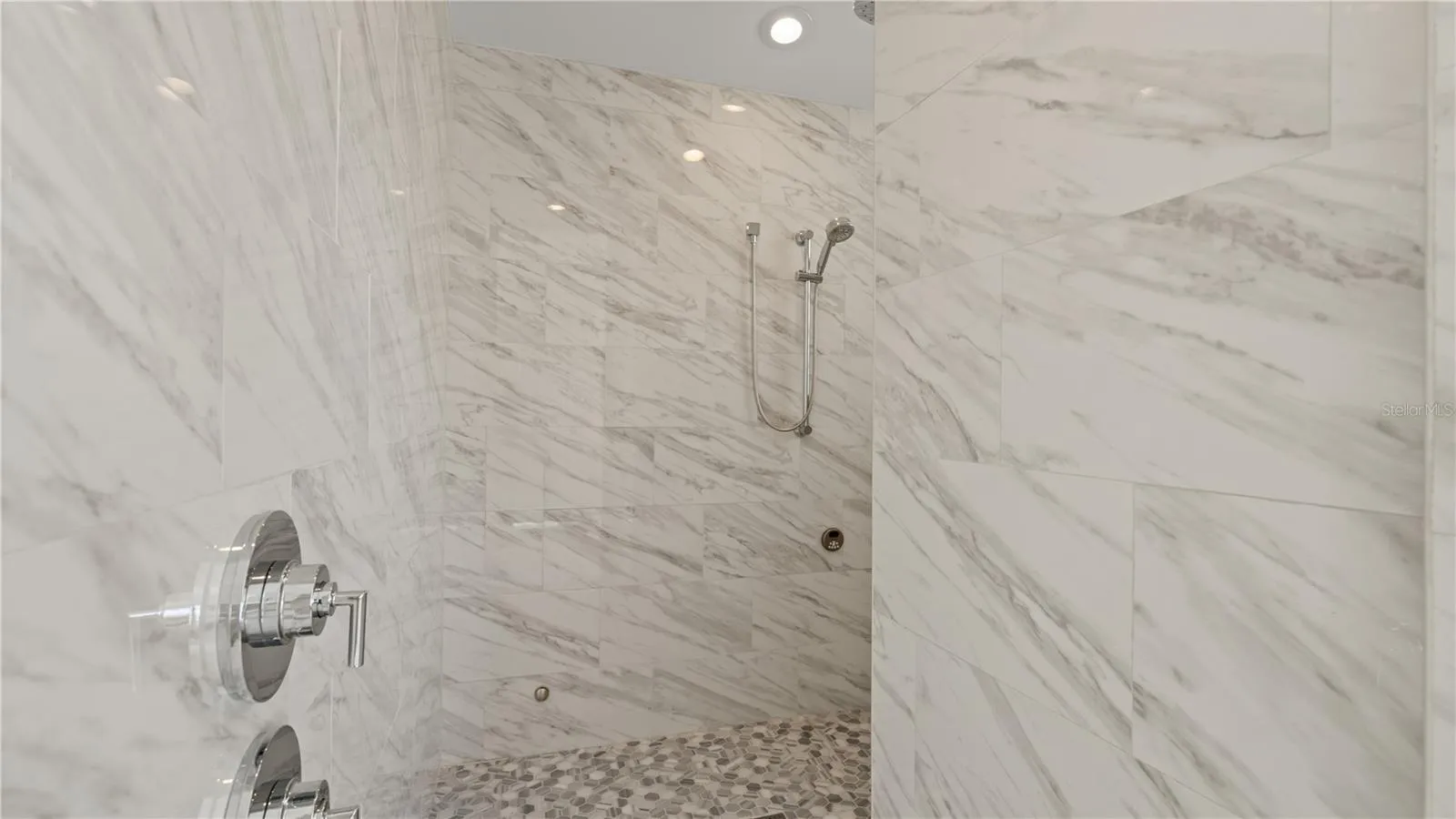 Primary Suite - Bathroom