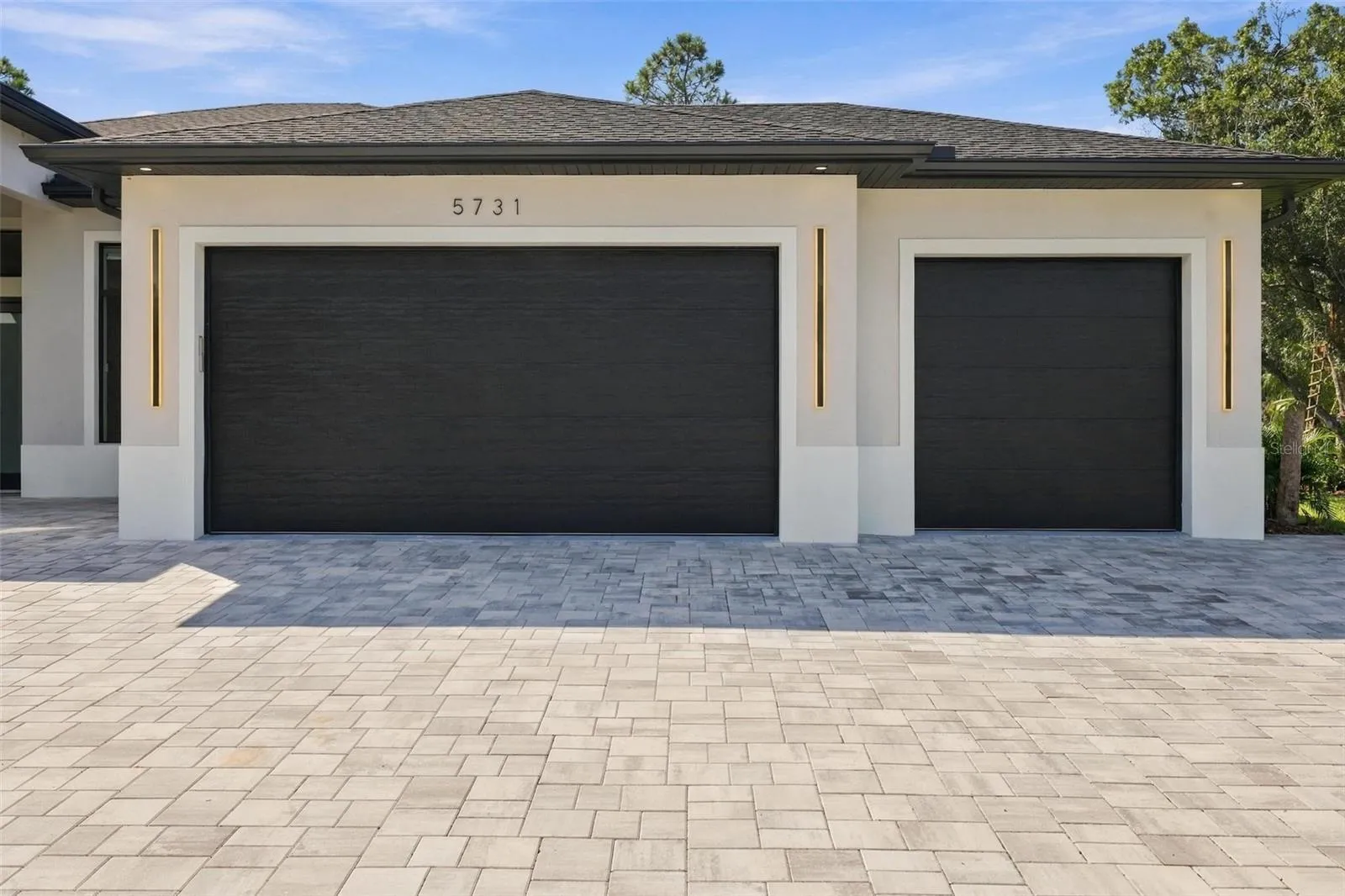 3 Car Garage