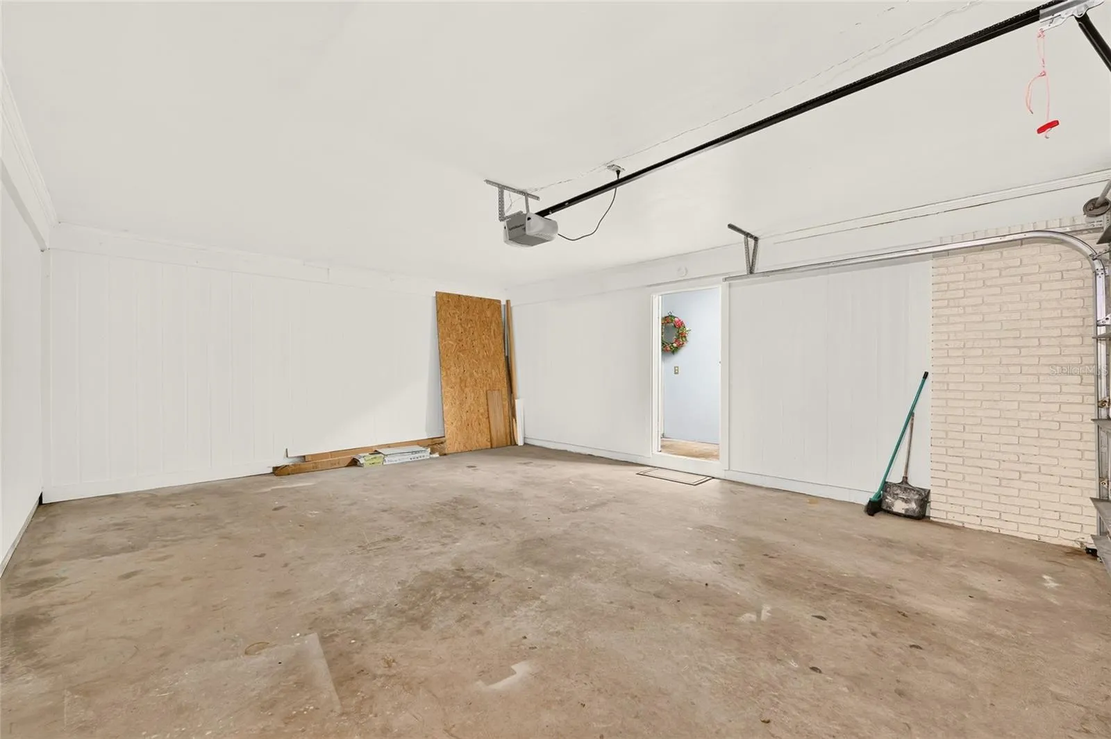 Garage/Laundry Room