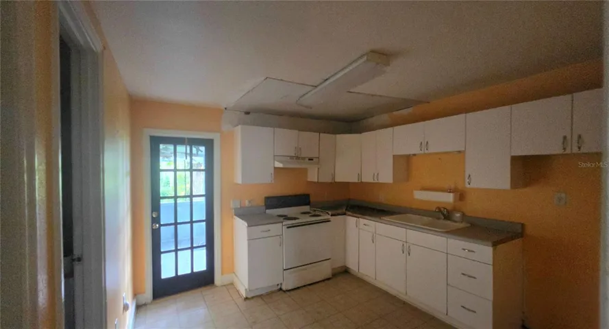 Cottage kitchen