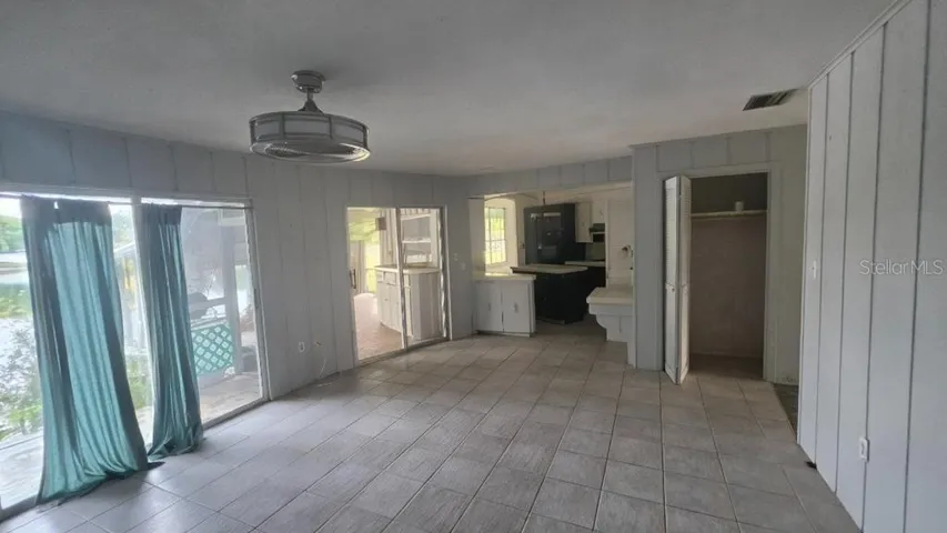 Family/dining room