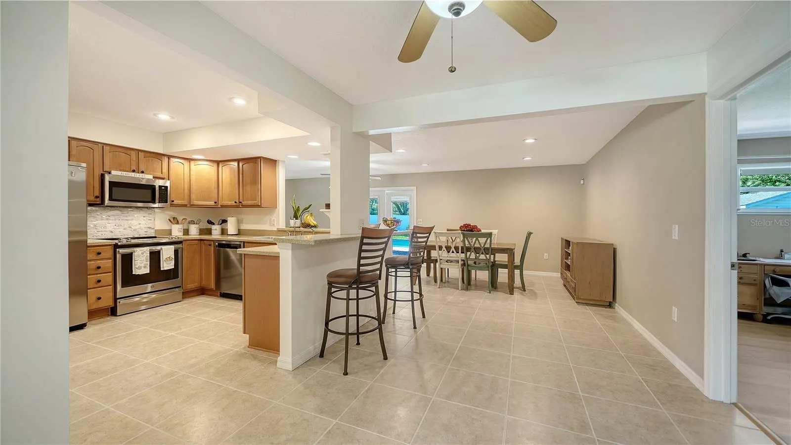 Kitchen & Dining Room