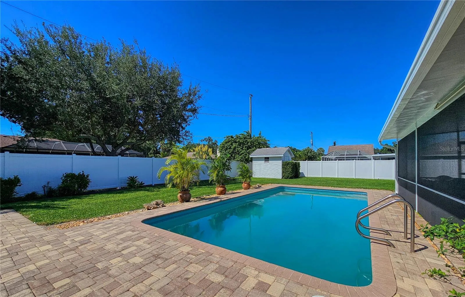 15' x 30' Freshwater Pool