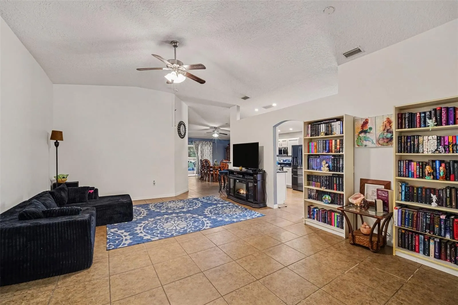 Spacious living area/ tile throughout