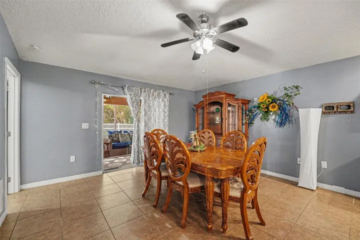 Dining area/ additional living space