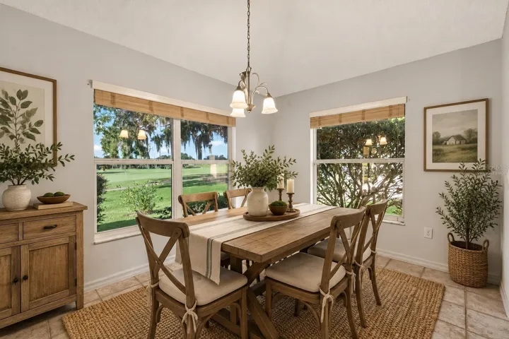 Dinette-Virtually Staged