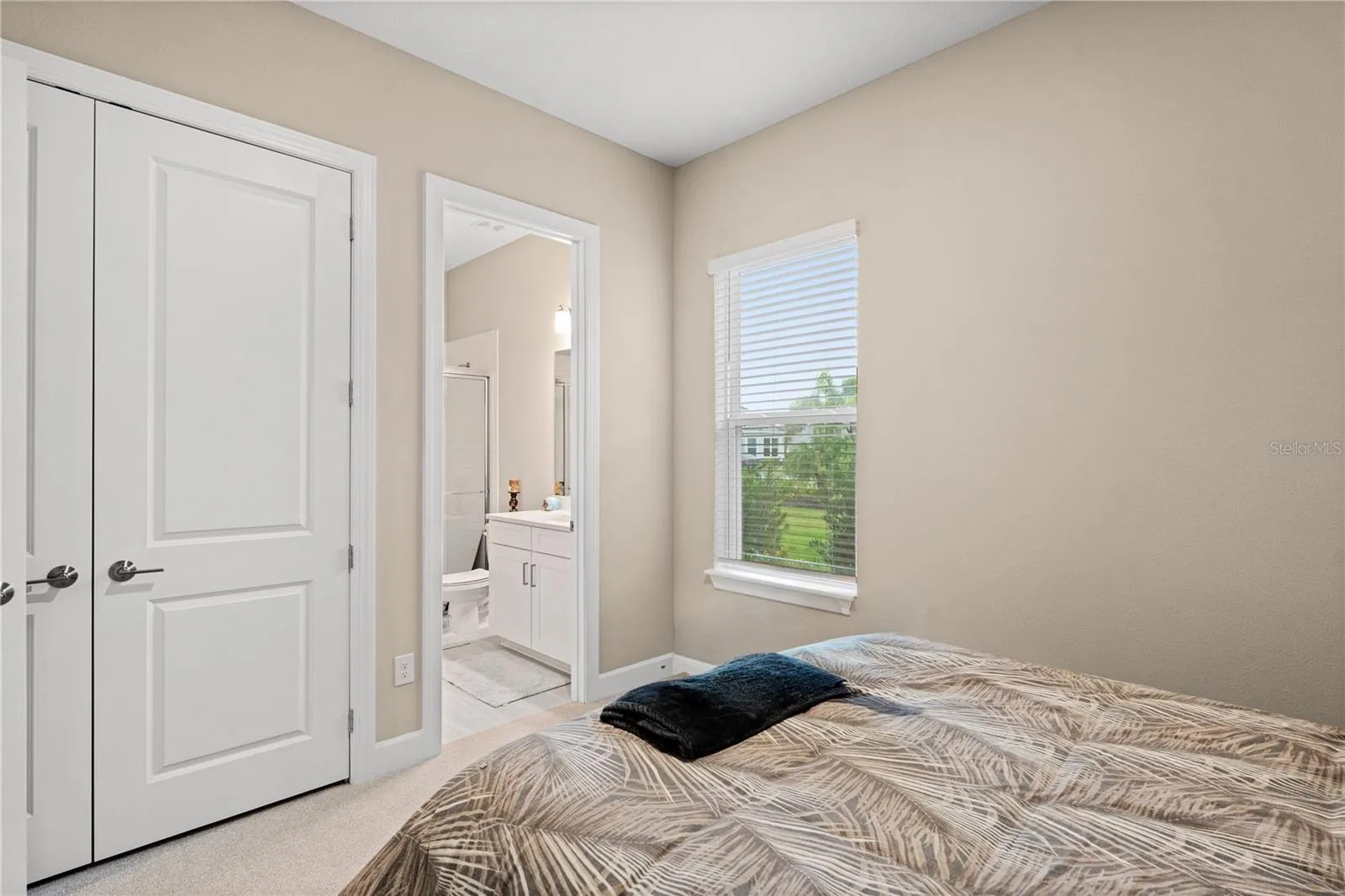 Guest Bedroom w/Ensuite Bath