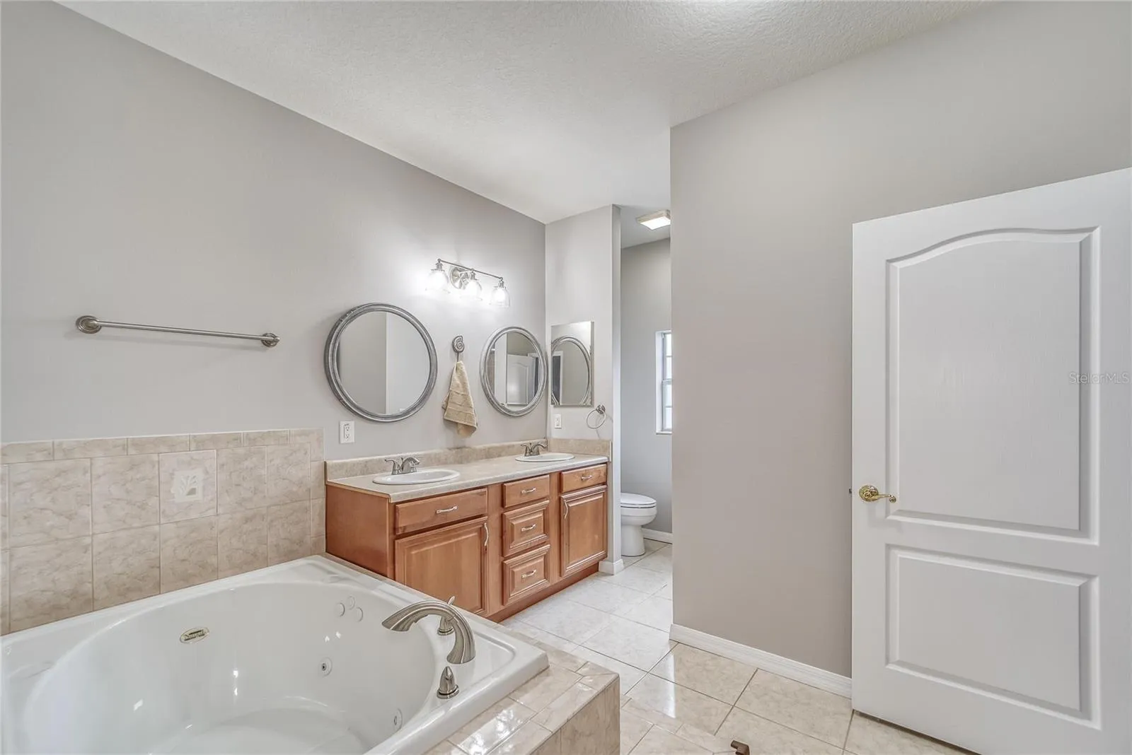 BATH #1 - SUITE