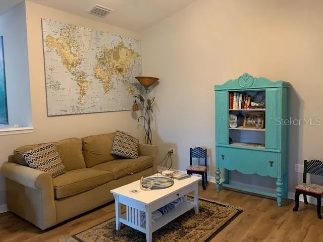 LIVING ROOM - SUITE