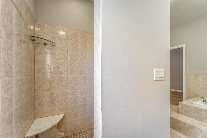 BATH #1 - SUITE
