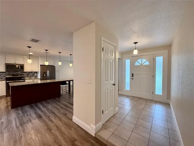 Hallway / Kitchen
