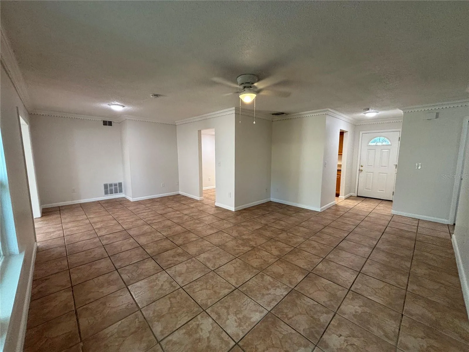 Living Room/Dining