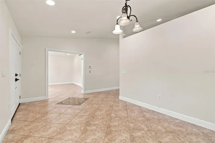 Entry/Flex Space