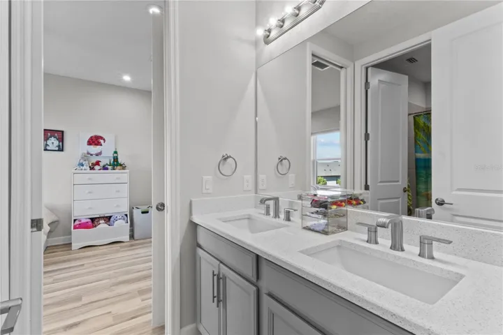 Guest Bathroom #2 (Jack and Jill)
