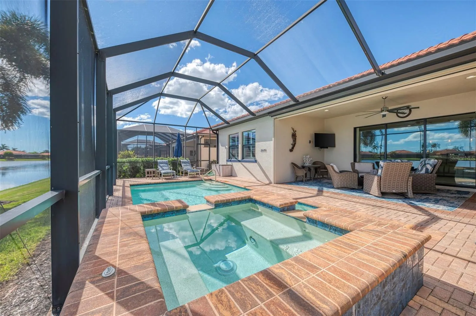 Lanai/Pool