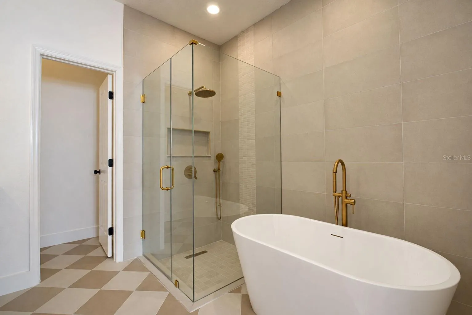 Main Bathroom